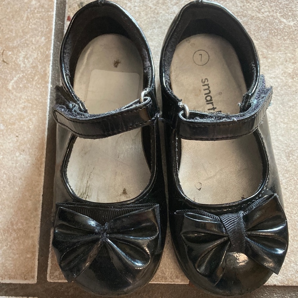 Toddler sz 7, black dress shoes